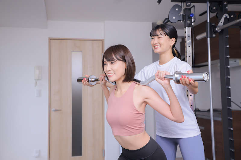 マシンピラティス中野店で通い放題プランの方はパーソナルトレーニングも受けられます